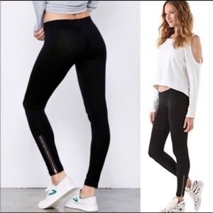 LNA Low Rise Ankle Zip Leggings Black Size Small
